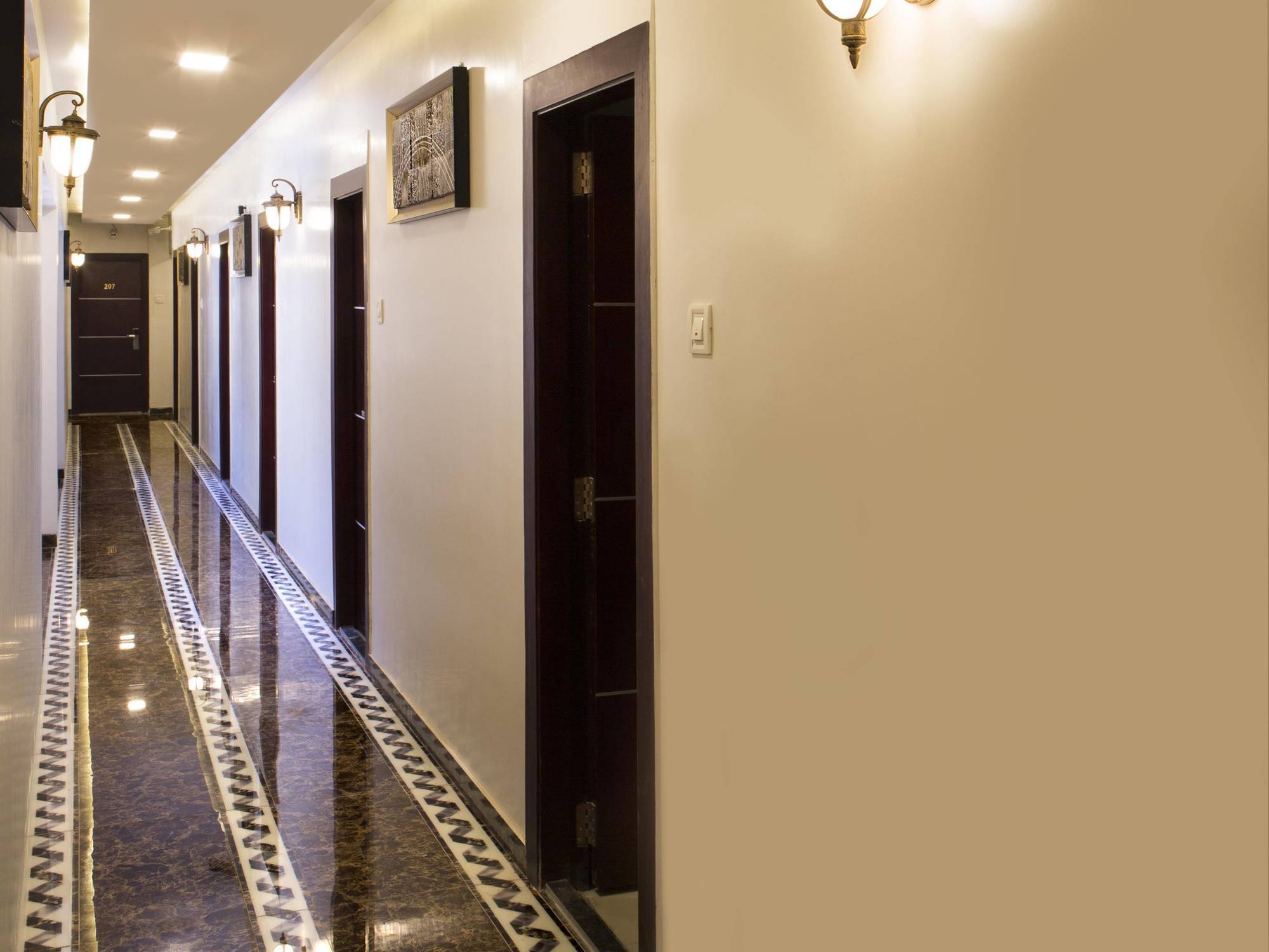Hotel Fabexpress Annex Executive Andheri East Bombaj Exteriér fotografie