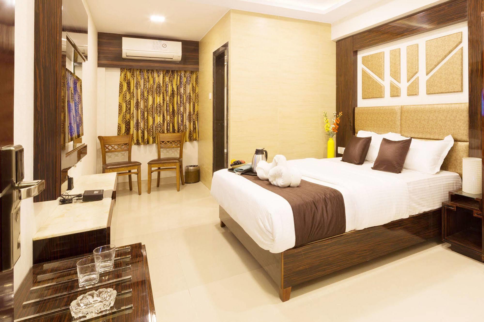 Hotel Fabexpress Annex Executive Andheri East Bombaj Exteriér fotografie