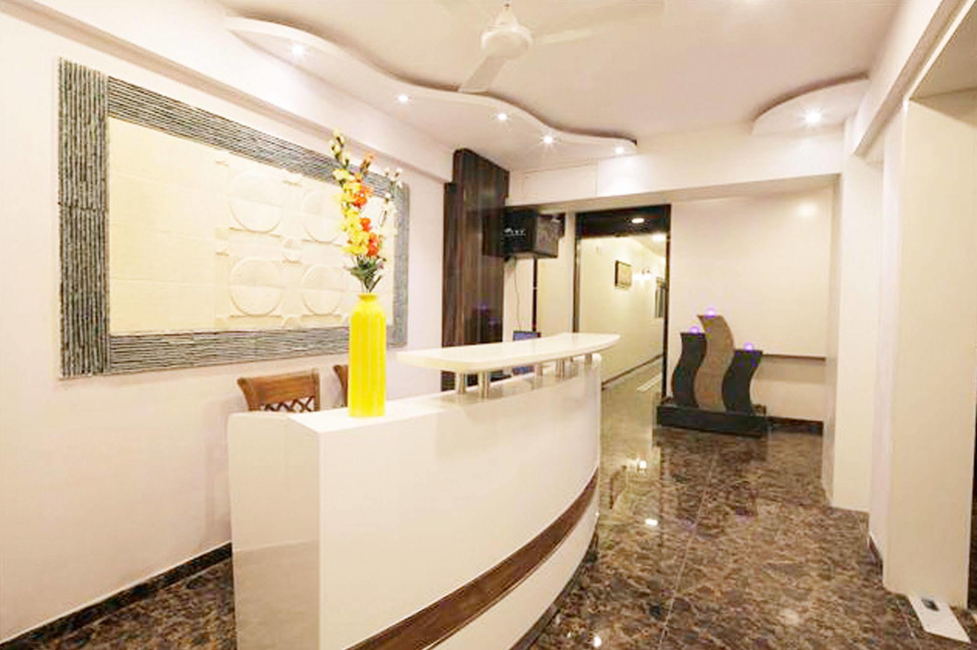 Hotel Fabexpress Annex Executive Andheri East Bombaj Exteriér fotografie