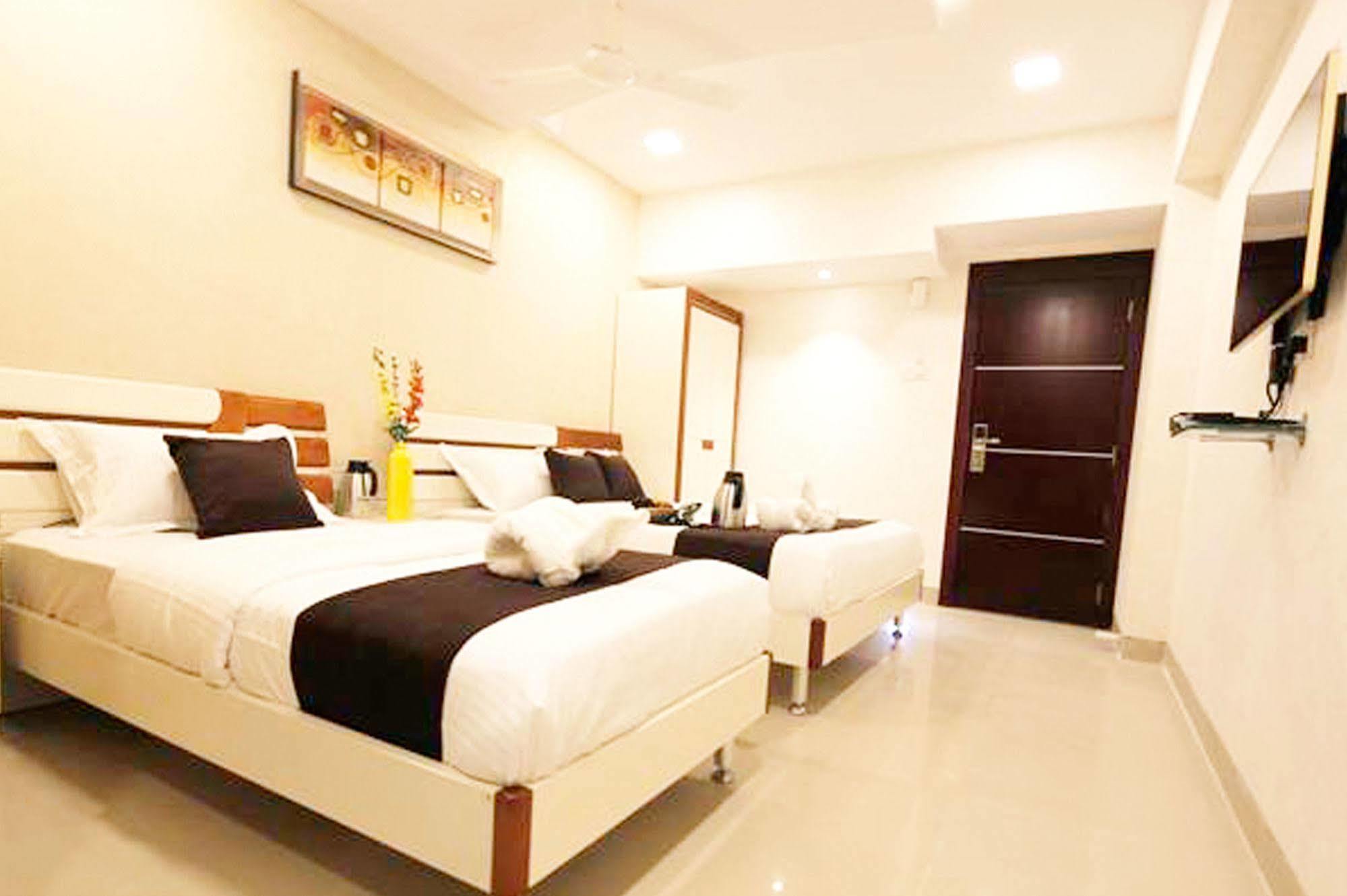 Hotel Fabexpress Annex Executive Andheri East Bombaj Exteriér fotografie