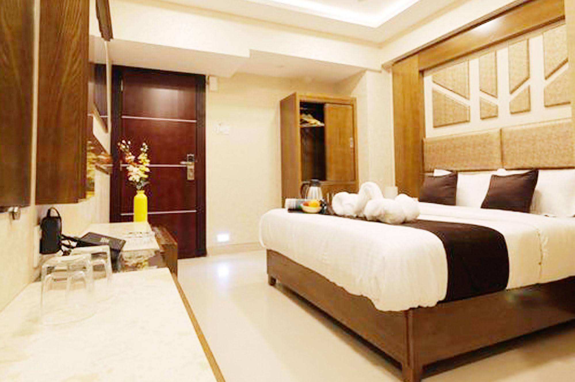 Hotel Fabexpress Annex Executive Andheri East Bombaj Exteriér fotografie